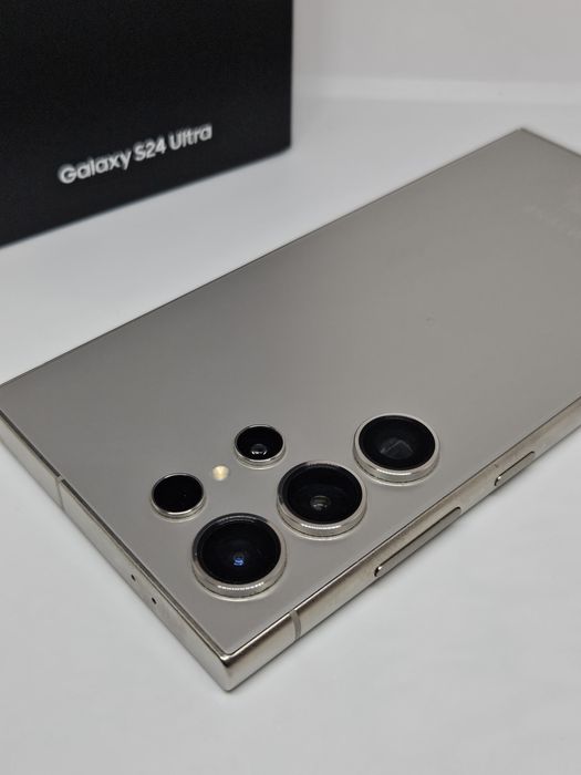 Samsung Galaxy S24 Ulrtra  256Gb/12Ram Titanium Gray