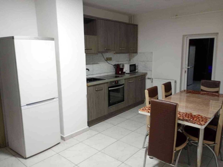 Apartament 3 camere in zona centrală Beius
