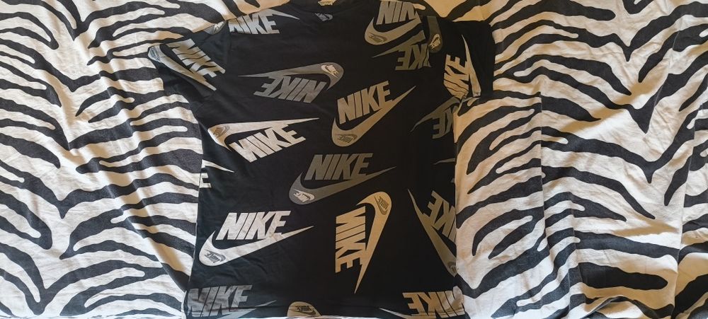 Черна тениска nike