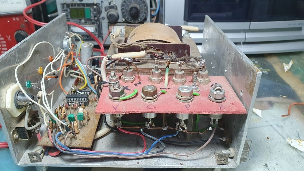 Lumini dinamice si Lustra cu 5 brate.