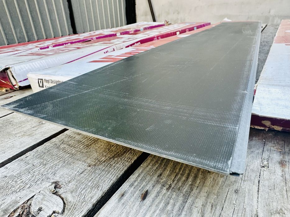 Vinil click Kastaniu – 6,94 m² pentru baie/bucătărie + MONTAJ GRATUIT