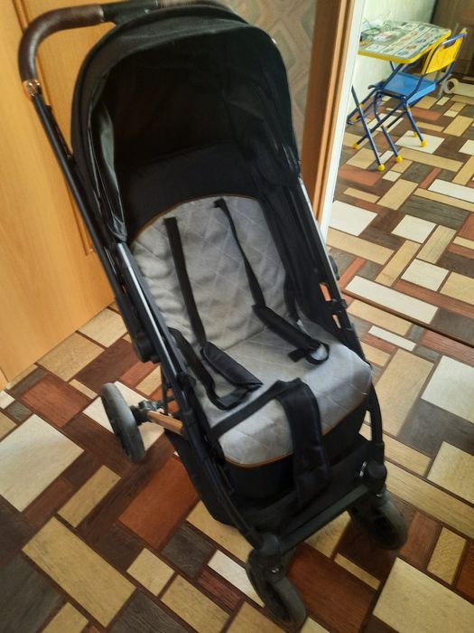 Продам   коляску