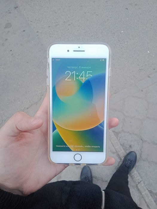 Айфон 8+ память 64