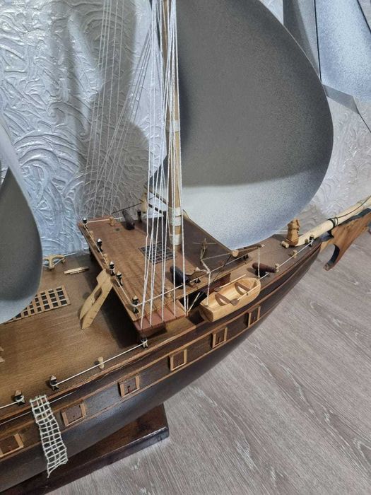 Корабль из дерева ручная работа