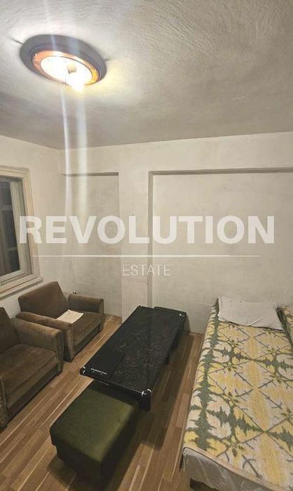 Дава се под наем Двустаен апартамент в Варна, Център - 100 кв.м за 325 € - Снимка #2