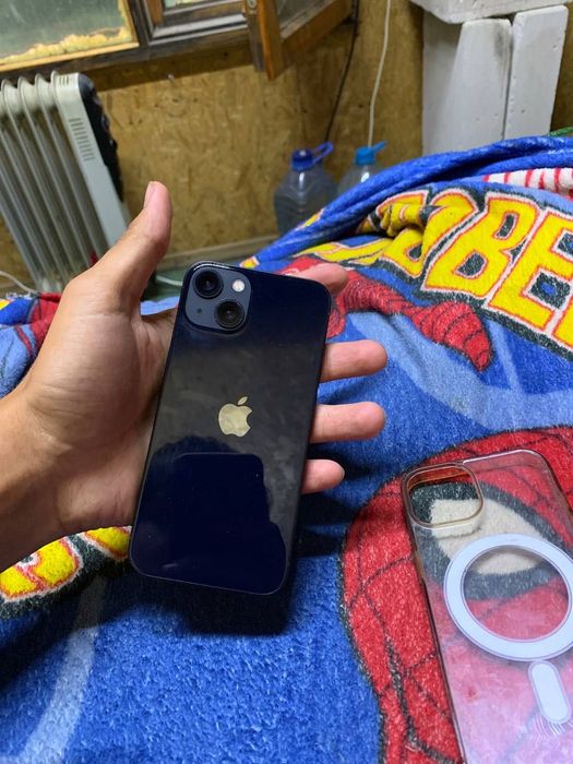 Продам iPhone 13