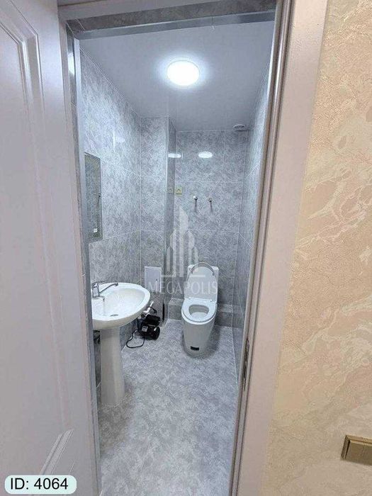 sharq 2 tomonida 3 xonali uy  tez va arzon sotiladi №4064