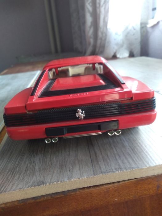Ferrari Testarossa 1/18