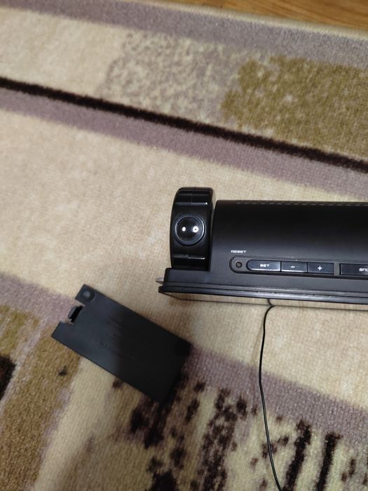 Радиочасовник с проектор