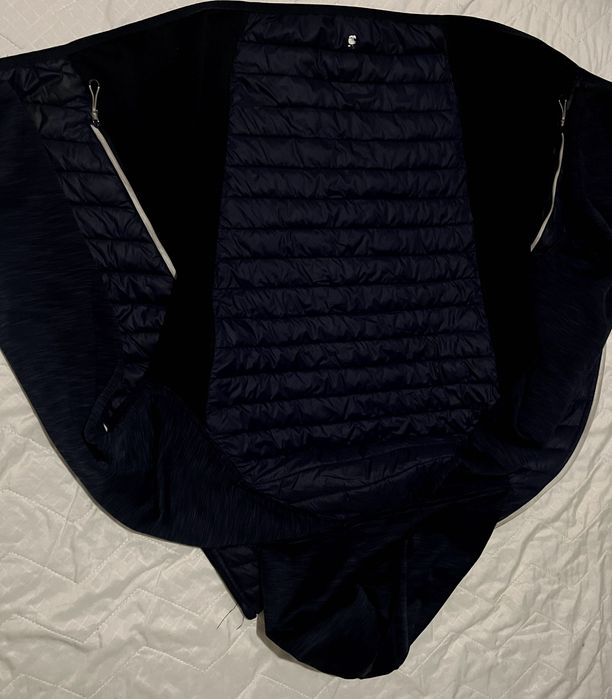 Ветровка, пиджак и кофта