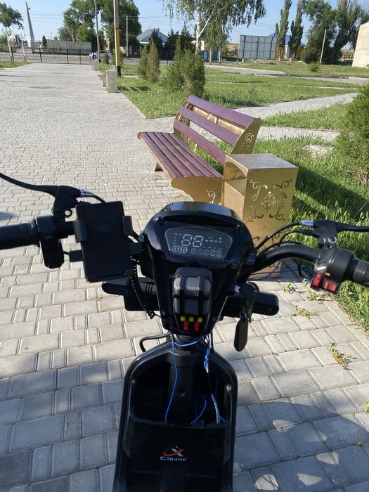 Продам скутер работает.