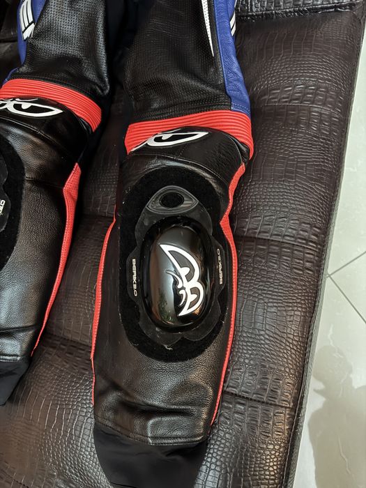 Екип за мотор от две части Berik