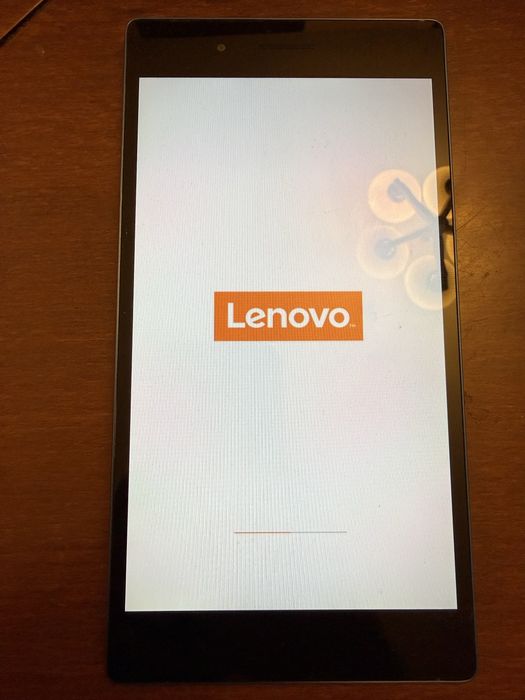 Таблет Lenovo TAB3 7
