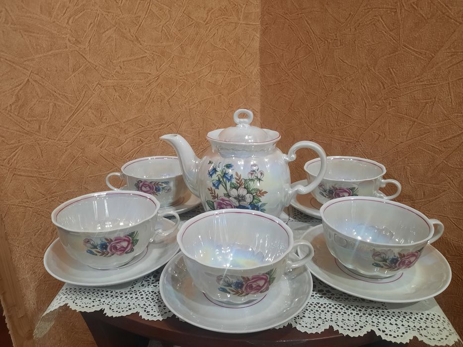 Редкость! Красивый чайный набор из 5 чайных пар и чайника. Туймазински