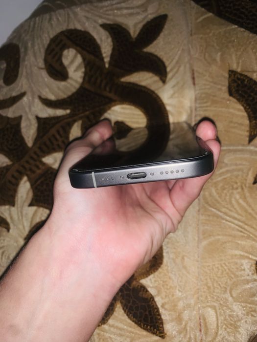 Продаю Iphone 15 pro