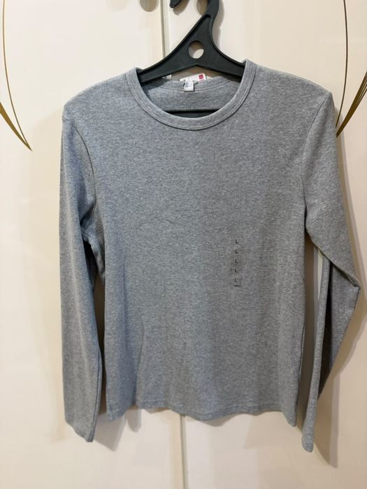 лонгсливы Uniqlo