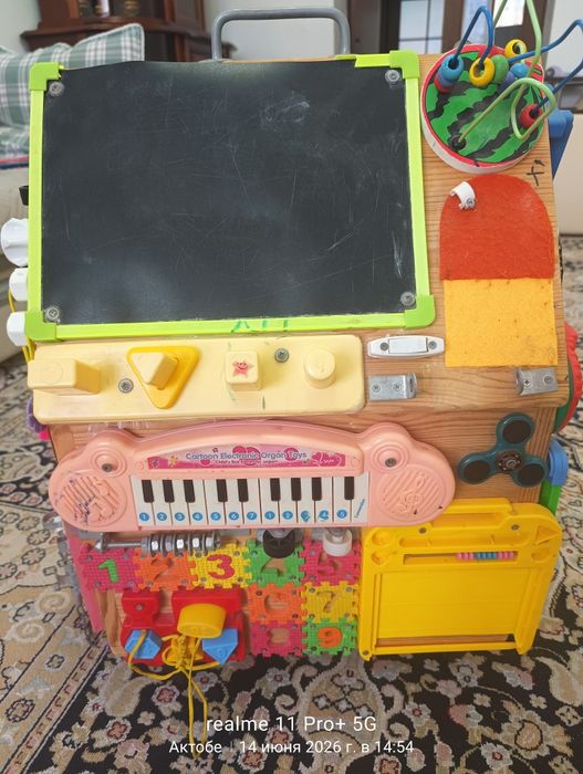 Продам развивающий бизиборд