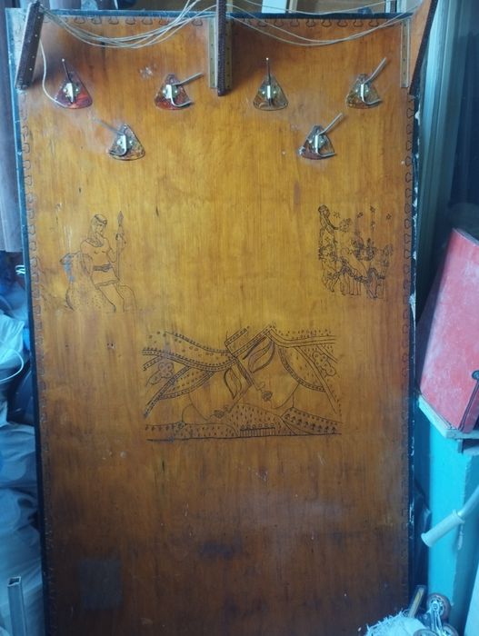 Продается вешалка в прихожую
