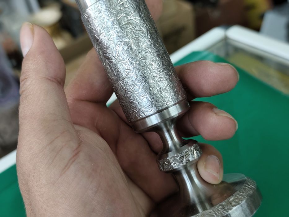 Стоманена ваза или свещник стил бруталист