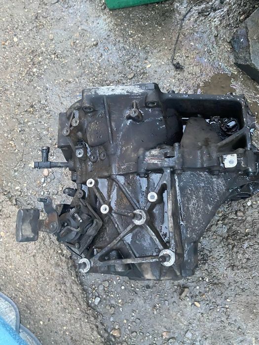 Vând cutie de viteze