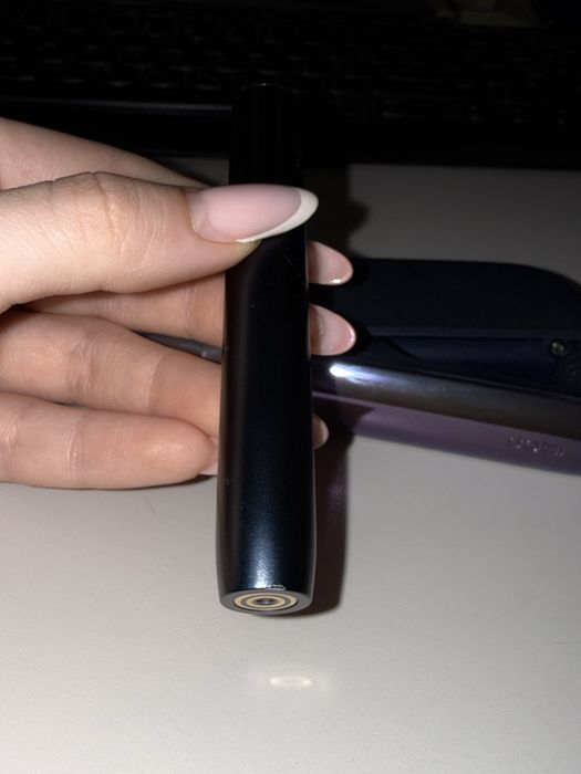 IQOS ILUMA i negru