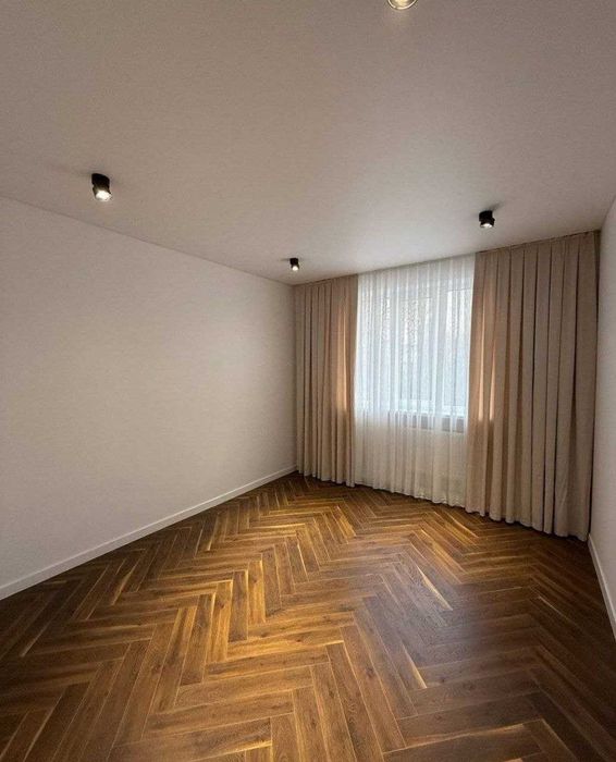 Новомосковская, 3 комнаты, 70 м², евроремонт, 4 этаж