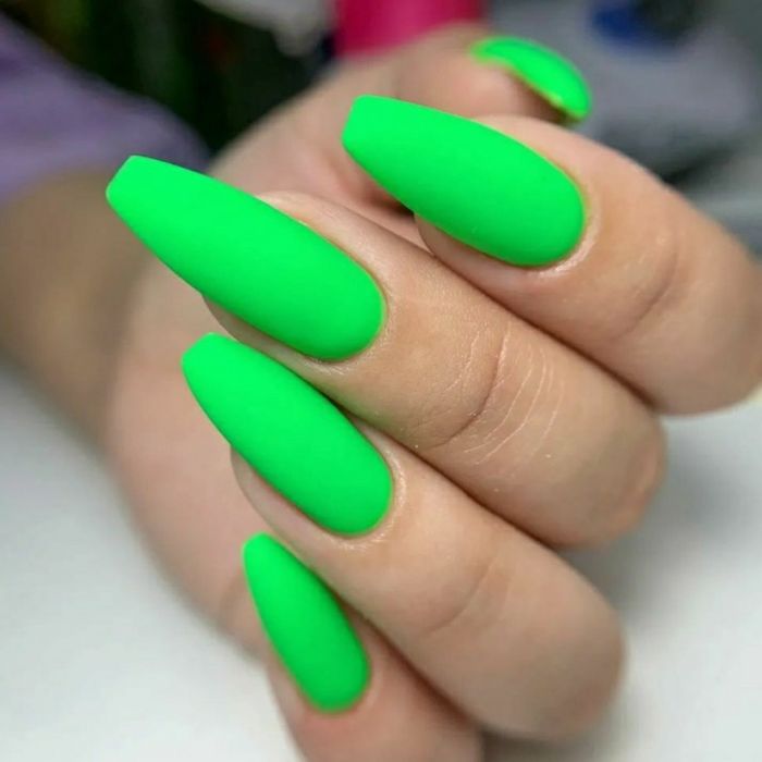 Маникюр наращивание ногтей