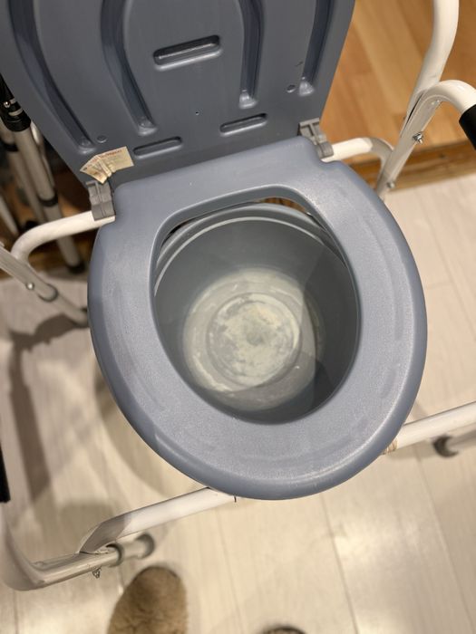 Санитарный стул/кресло-туалет