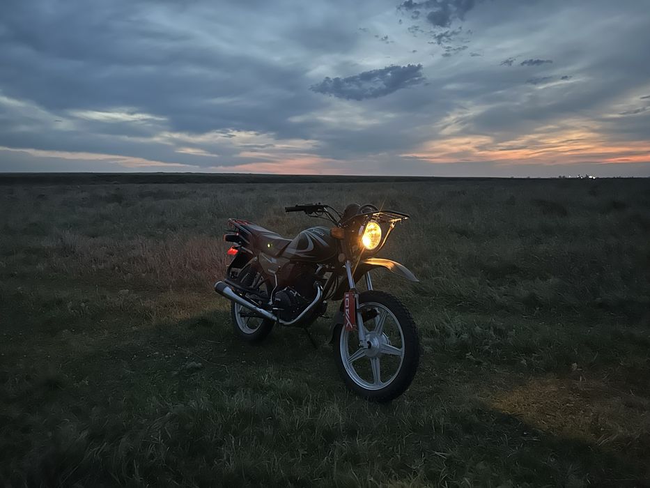 Продам мотоцикл яки200 возможен торг