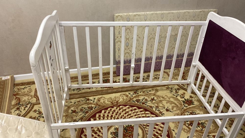 Детская кроватка, даром.