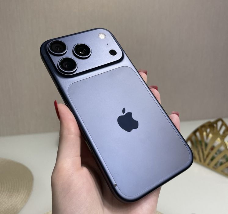 Продам айфон 17 про