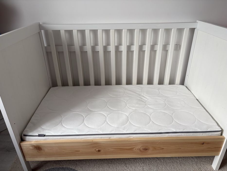 Patut bebe Ikea Sundvik 60x120, saltea si protectii laterale