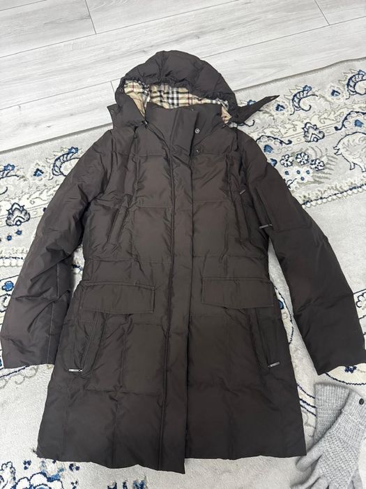 Пуховик бербери женский