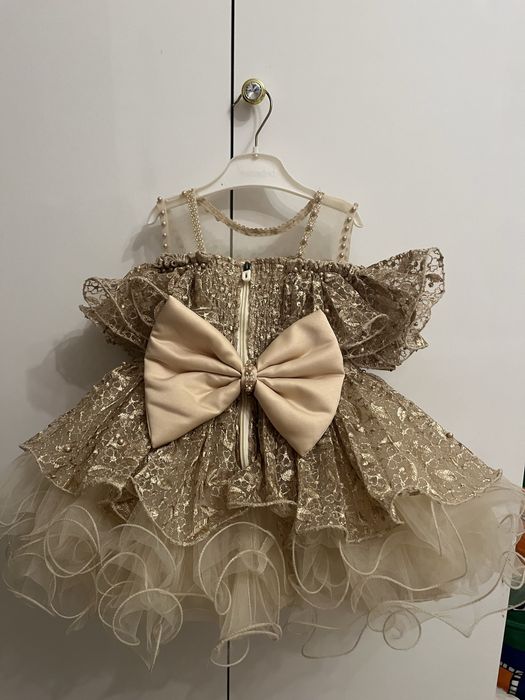 На прокат шикарное платье для девочек