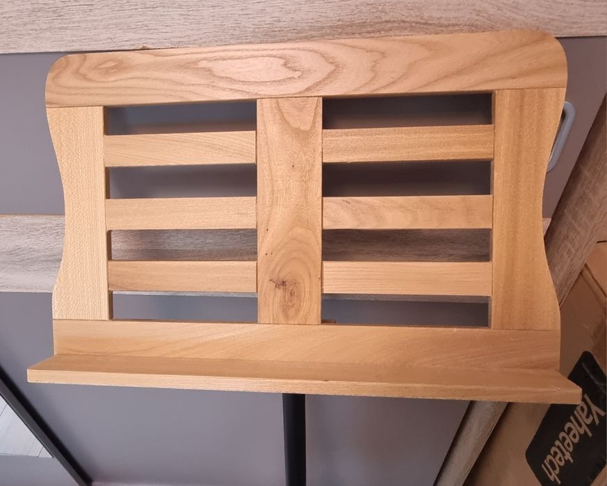 Дървена стойка за ноти