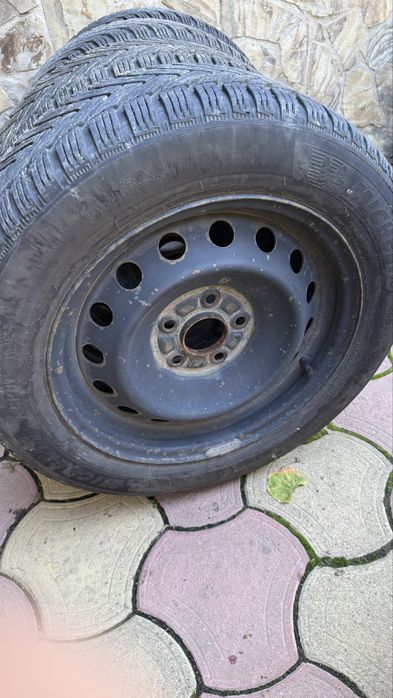 Set 4 roți iarnă 215/55 R16 - Michelin Alpin pe jante de tablă (5 prezoane)