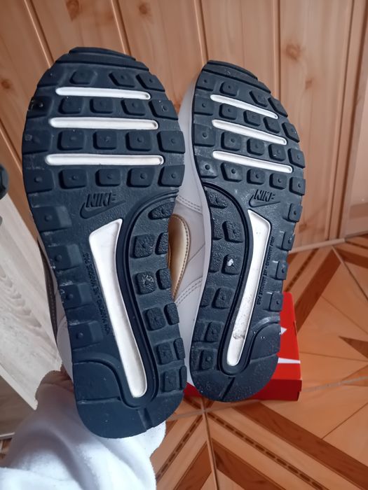 Adidasi Nike  nr 37,5