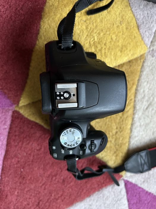 Canon 500D DSLR тяло + батерия + зарядно