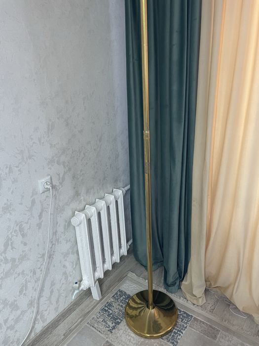 Флагшток с флагом