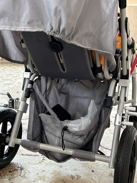 Продам детскую инвалидную коляску