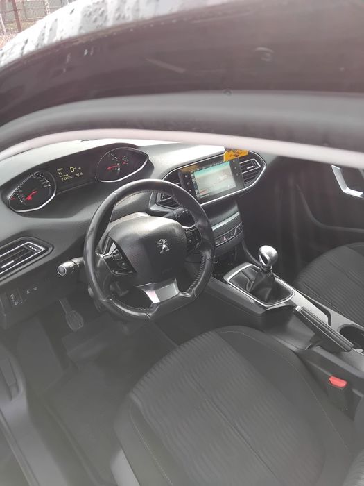 Peugeot 308 / an 2015 / 1.2 benzina / Euro 6