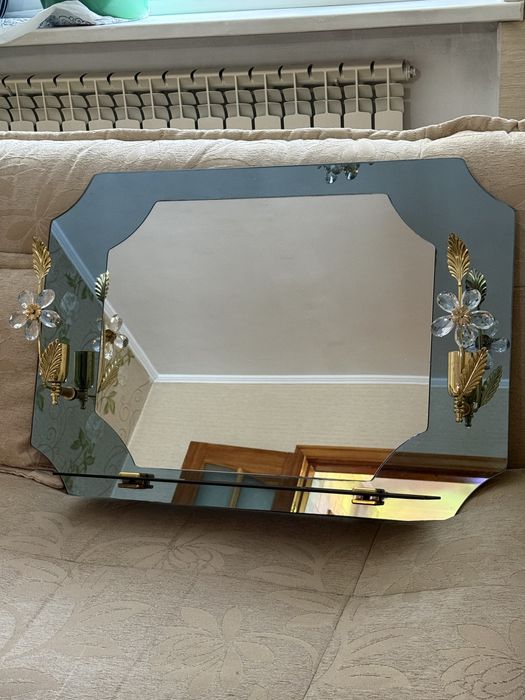 Зеркало с подсветкой для ванной комнаты