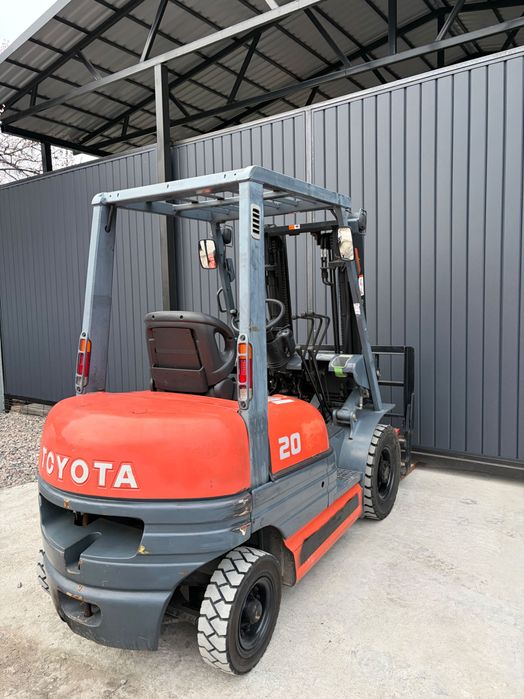 Вилочный Погрузчик Toyota 6FG25