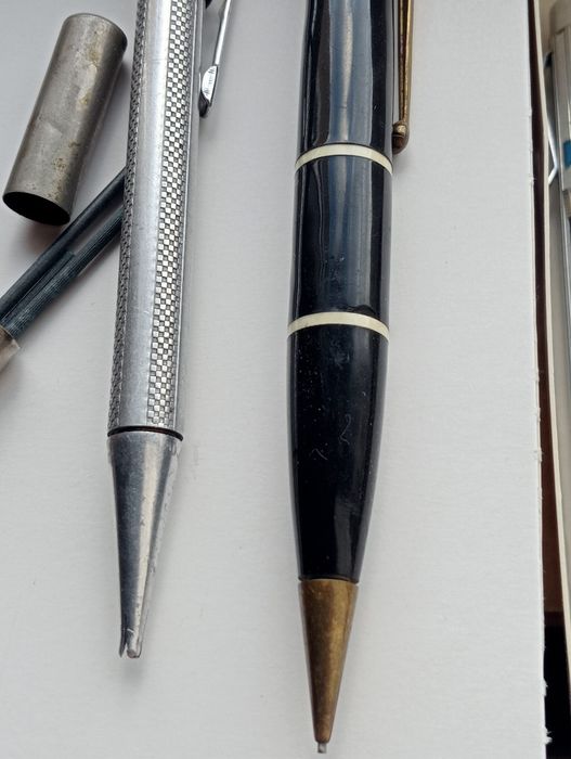 Stilouri,pixuri și creioane