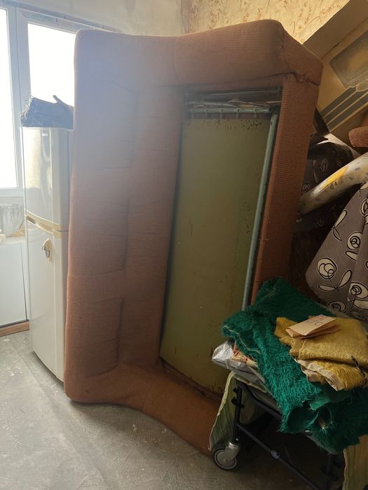 комплект диван, красло, и два фотьойла