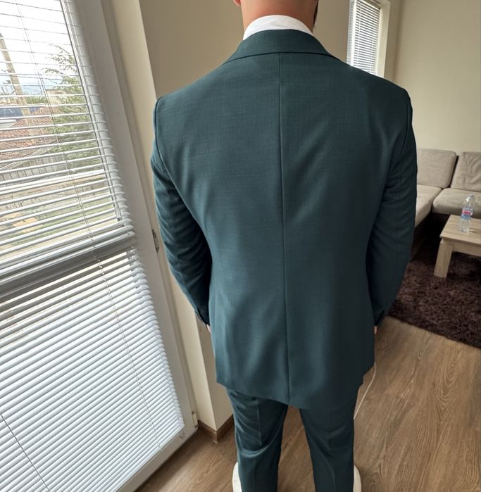 Мъжки костюм размер 50