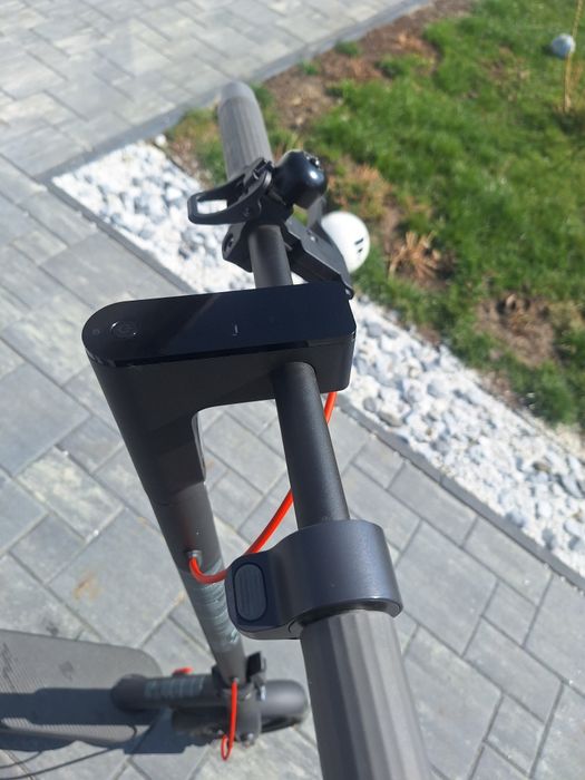 Vând trotinetă electrică XIAOMI 4 PRO GEN 2, 10 inch, pliabilă, negru