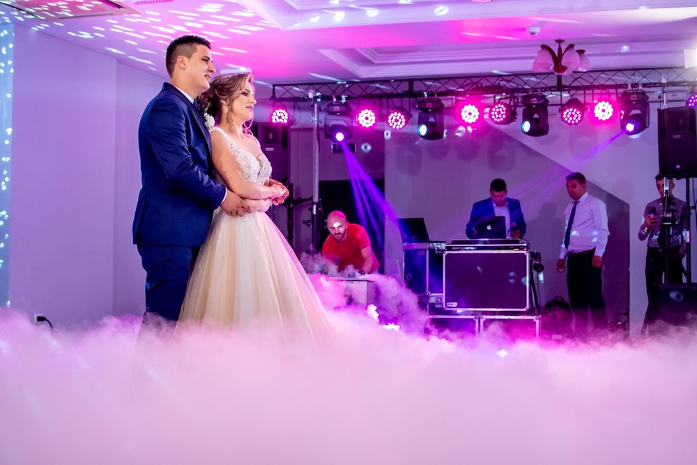 Fum greu nunta, baloane cu fum ,primul dans nunta