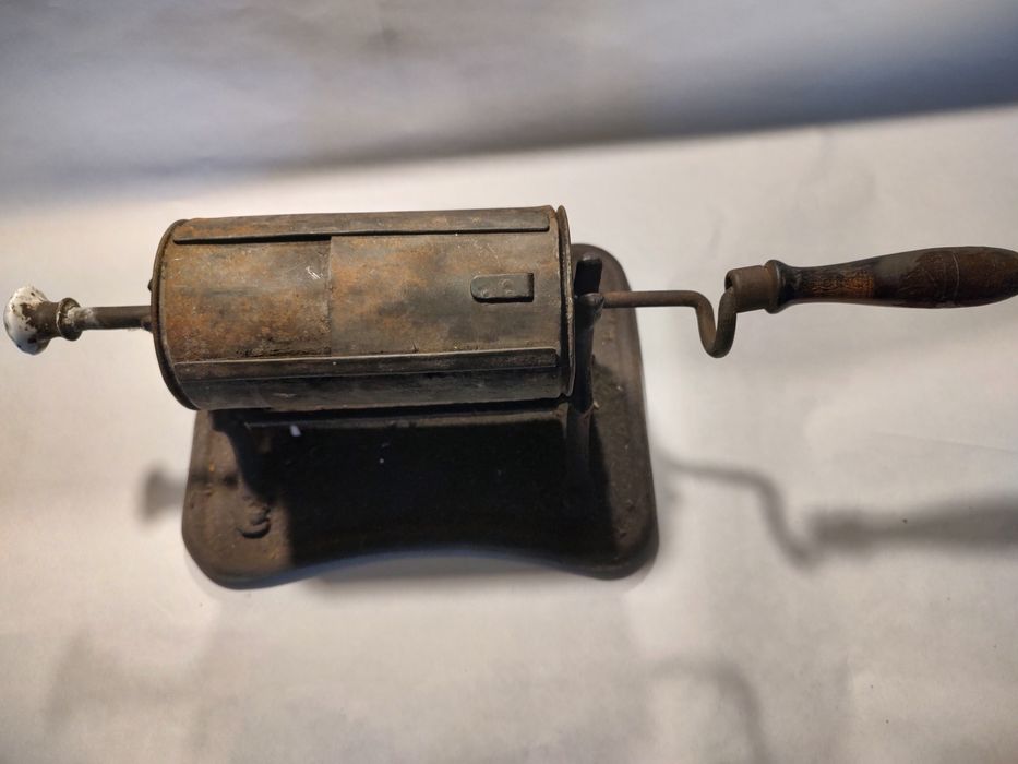 Prăjitor de cafea manual vechi