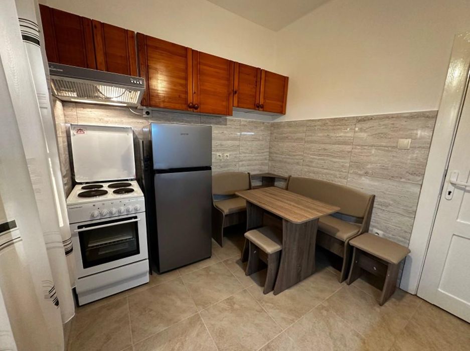 Дава се под наем Тристаен апартамент в София, Център - 80 кв.м за 600 € - Снимка #1